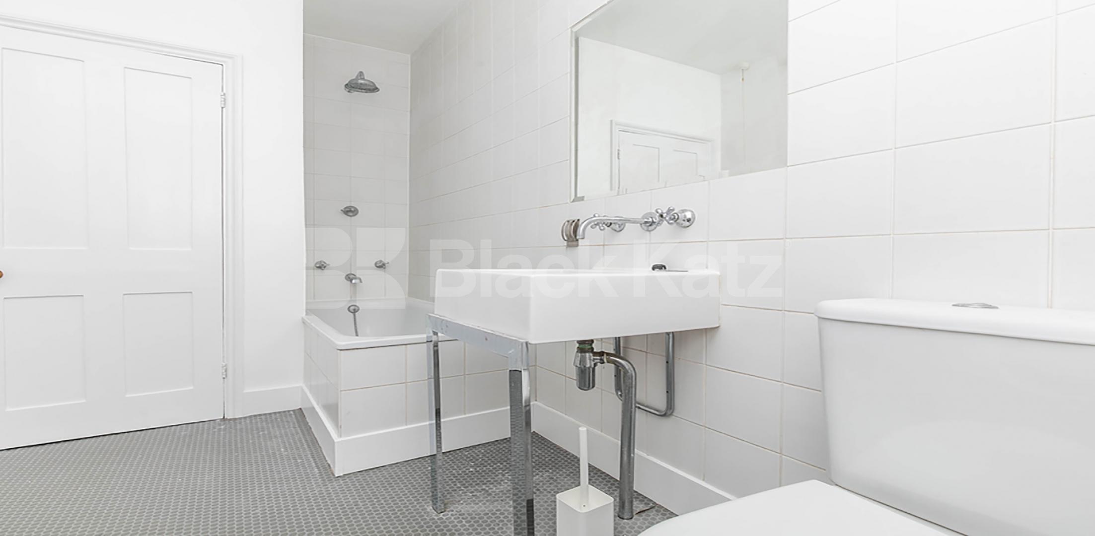 Amazing two bedrooom property fully unfurnished set in a period conversion Marquis Road, Camden